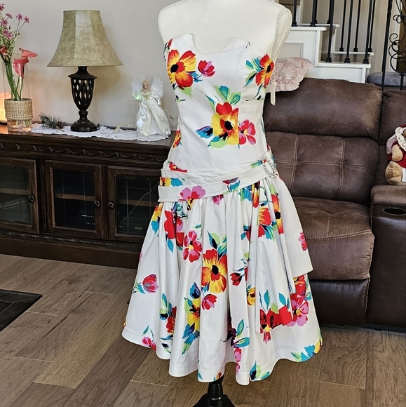Rimini Dresses & Skirts - Nwt RIMINI 100% COTTON Sakowitz flower tea dress 10